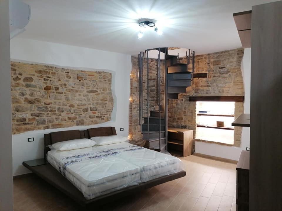 B&B Sotto Le Mura Pietra Montecorvino Exteriér fotografie