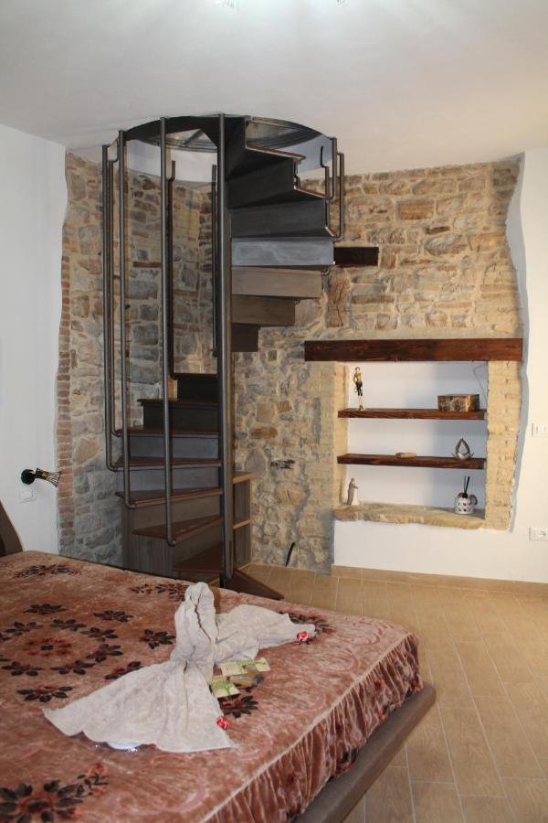 B&B Sotto Le Mura Pietra Montecorvino Exteriér fotografie
