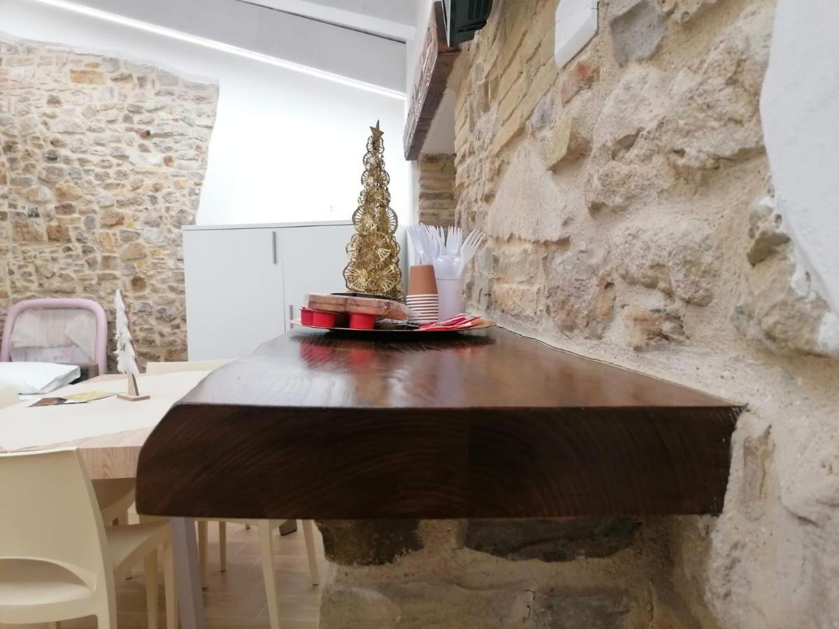 B&B Sotto Le Mura Pietra Montecorvino Exteriér fotografie